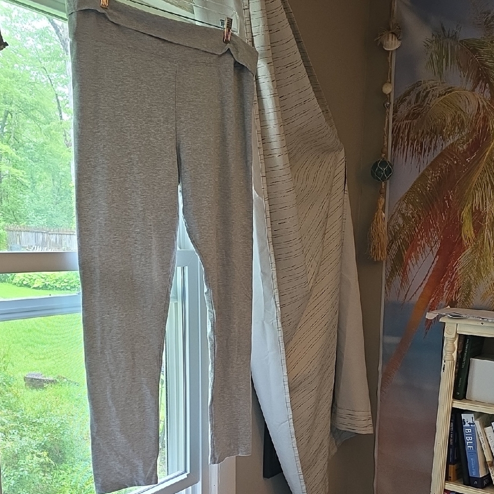 Victoria's Secret NWOT XL Straight Leg Leggings